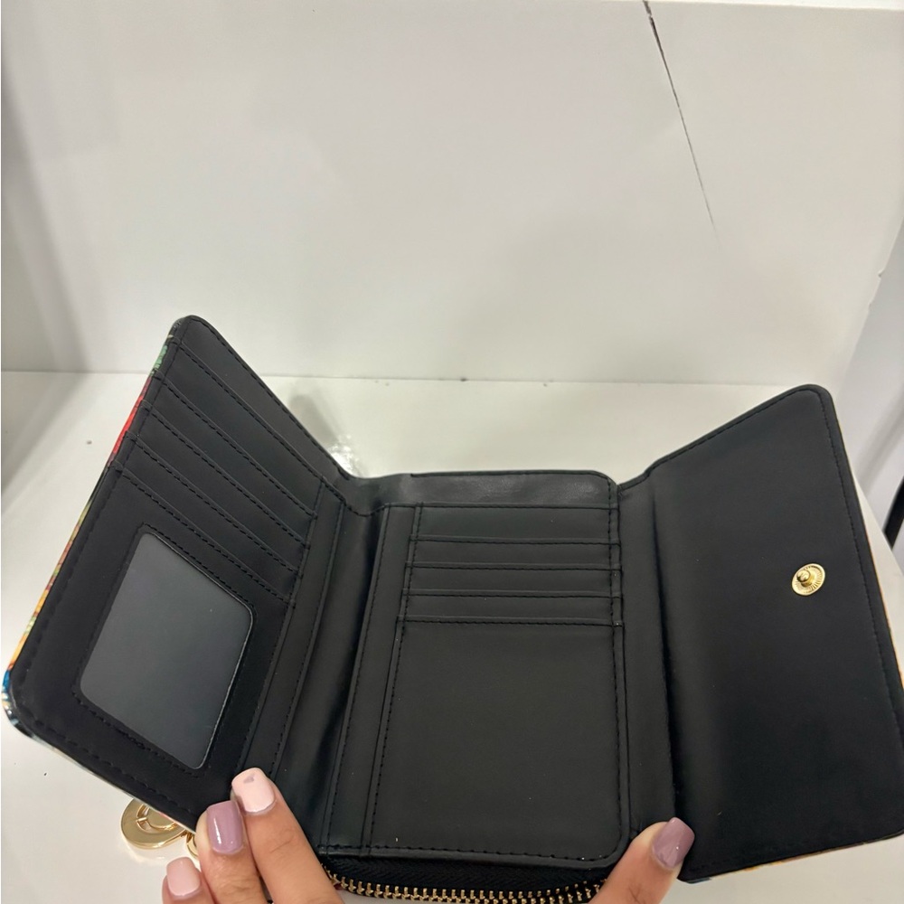 Brand New Floral Wallet Shiny - Picture 4 of 4